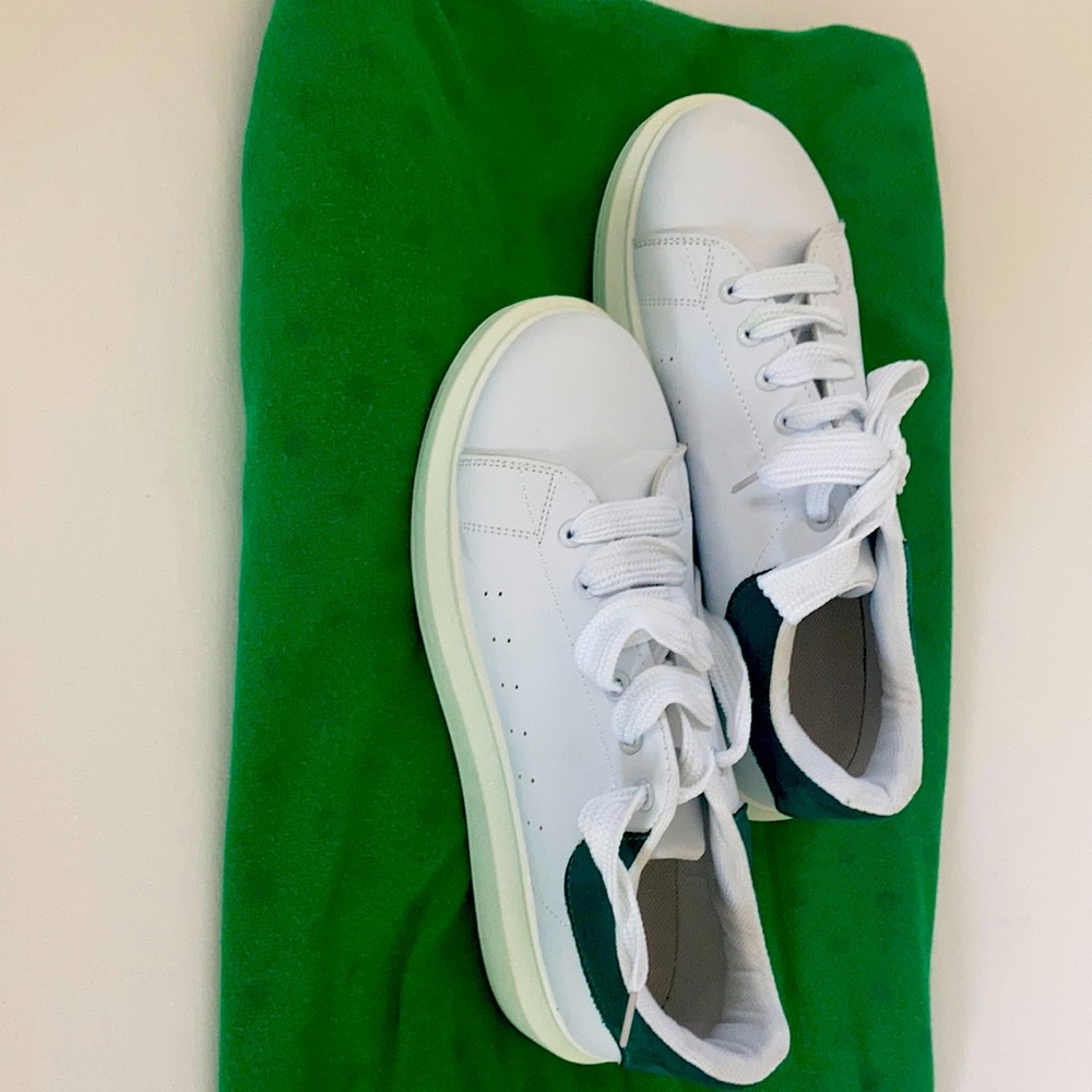 Urbani White and Green Platform Sneakers